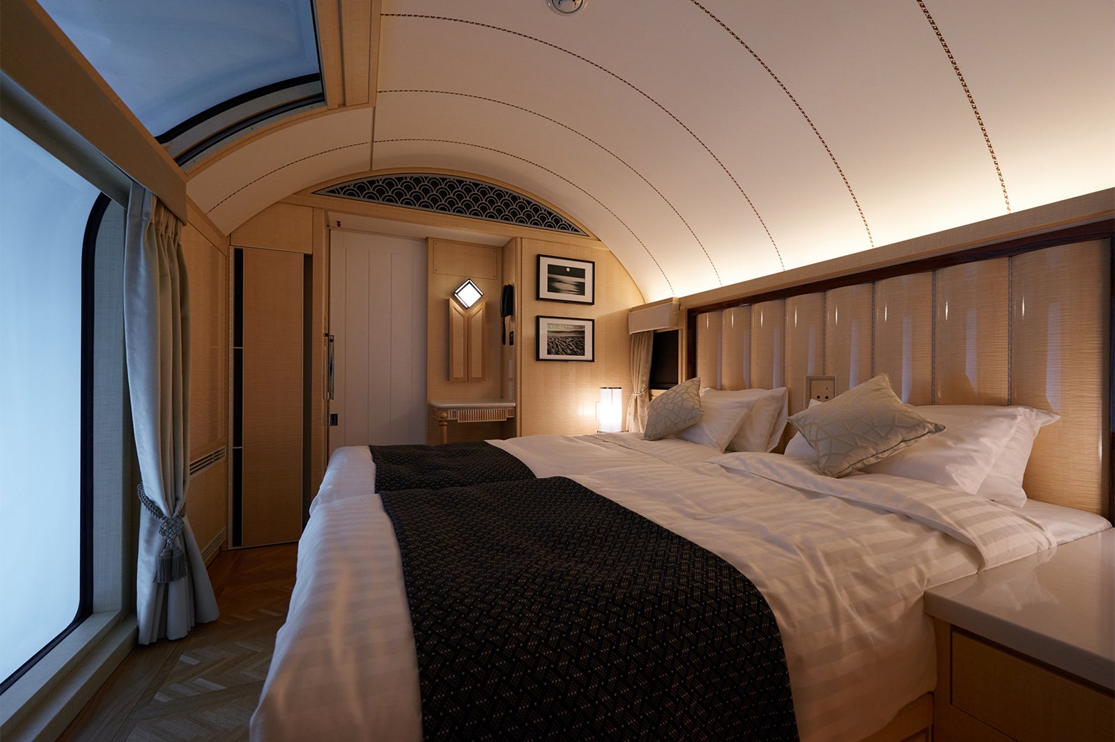 ザ・スイート（寝室）／画像提供：西日本旅客鉄道