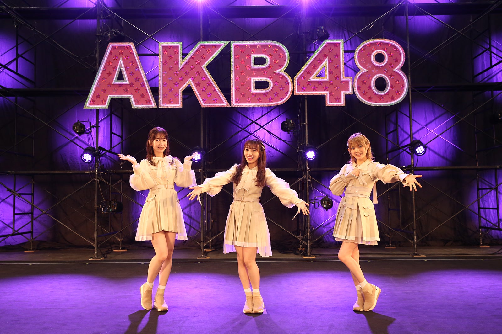 AKB48／10月18日ライブの様子（C）AKB48