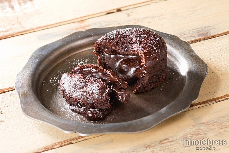 「フォンダンショコラ」単品 360円（税込）、ホイップ付き 390円（税込）