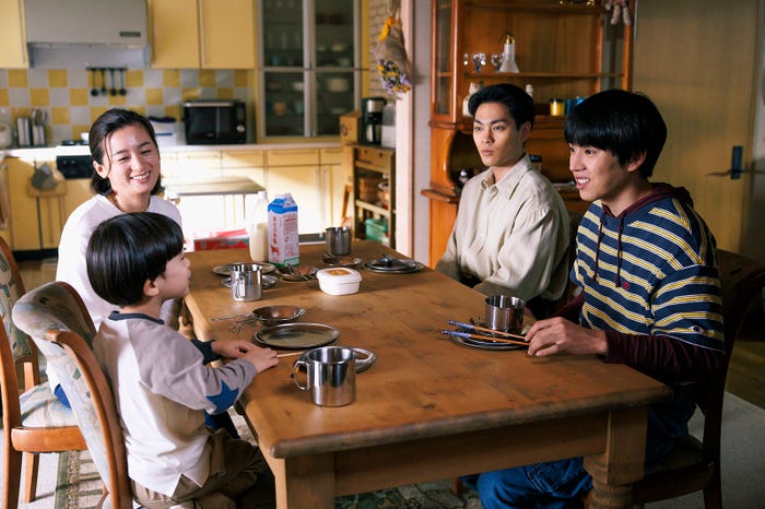 尾野真千子、佐藤大空、柳楽優弥、坂東龍汰「ライオンの隠れ家」第8話(C)TBS