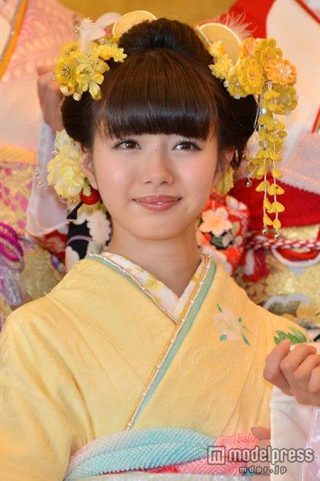 AKB48市川美織、レモンまみれの晴着姿を披露　不思議キャラ爆発