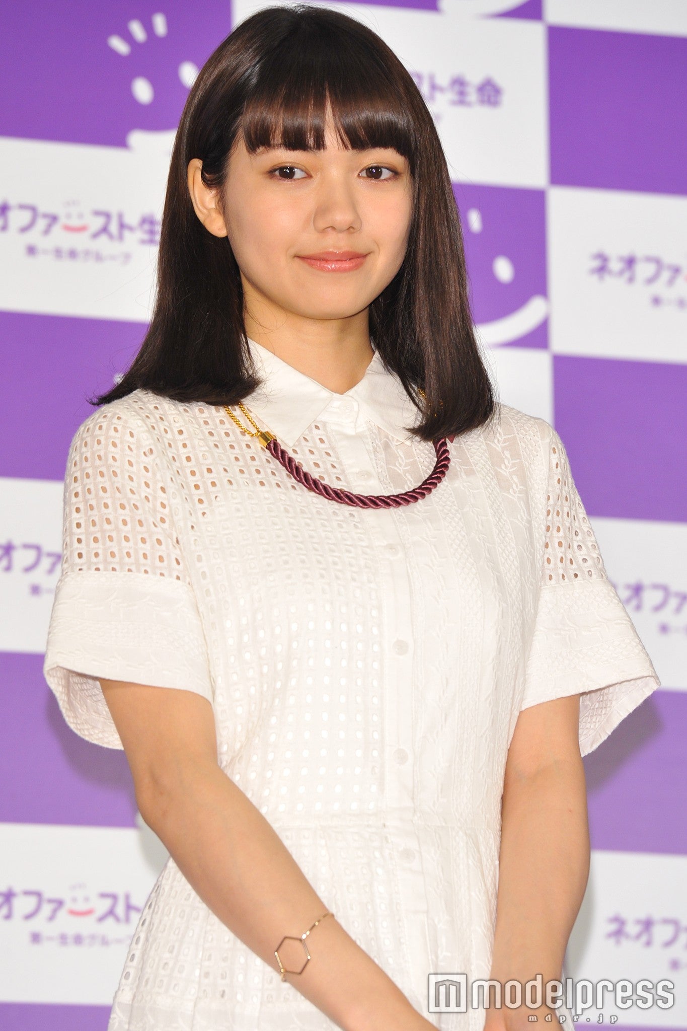 ロープ風デザインのネックレスがポイント／二階堂ふみ（C）モデルプレス