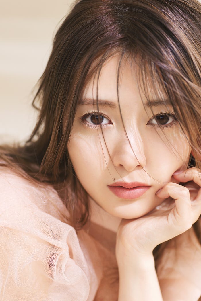 雑誌「Ray」6月号(2019年4月23日発売、主婦の友社)表紙:白石麻衣(画像提供:主婦の友社)