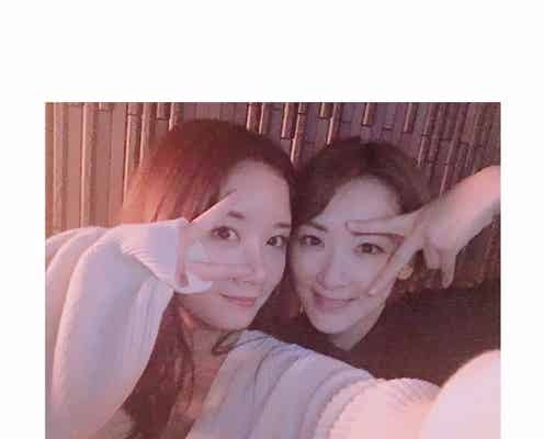 乃木坂46生駒里奈、元同期メンバーと密着ショット「95年組」久しぶりの再会にファン歓喜