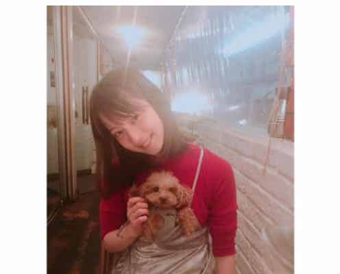 ぬいぐるみかな?佐々木希の“愛犬抱っこ”が破壊力抜群