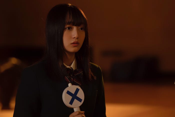 日比野芽奈/本編1話(1月14日放送回)より(C)「あなた犯人じゃありません」製作委員会