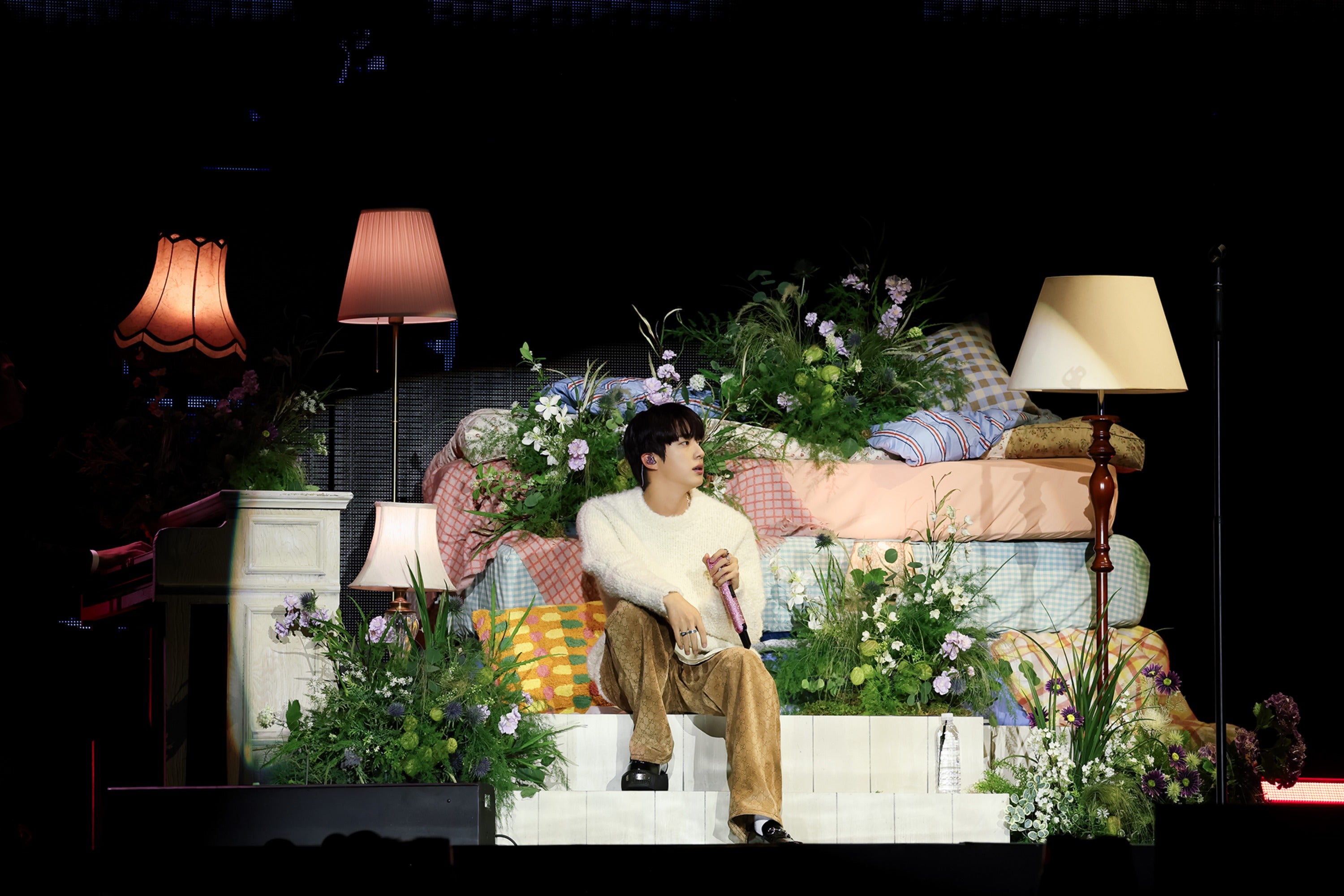 JIN「JIN ’Happy’ Special Stage」より（P）＆（C）BIGHIT MUSIC