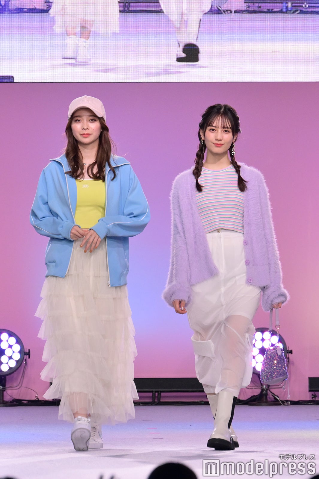 秋田汐梨、久保史緒里（C）モデルプレス