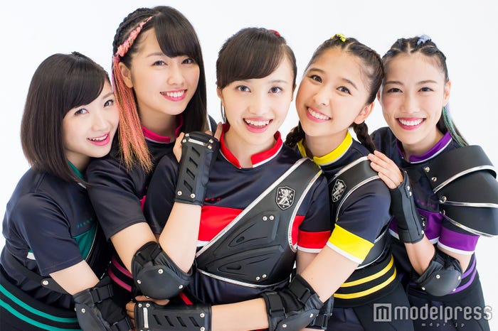 ももいろクローバーZ(左から)有安杏果、佐々木彩夏、百田夏菜子、玉井詩織、高城れに(C)モデルプレス