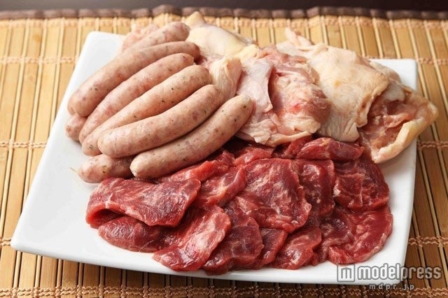 潮風を感じながらBBQ／画像提供：Beach House KULA