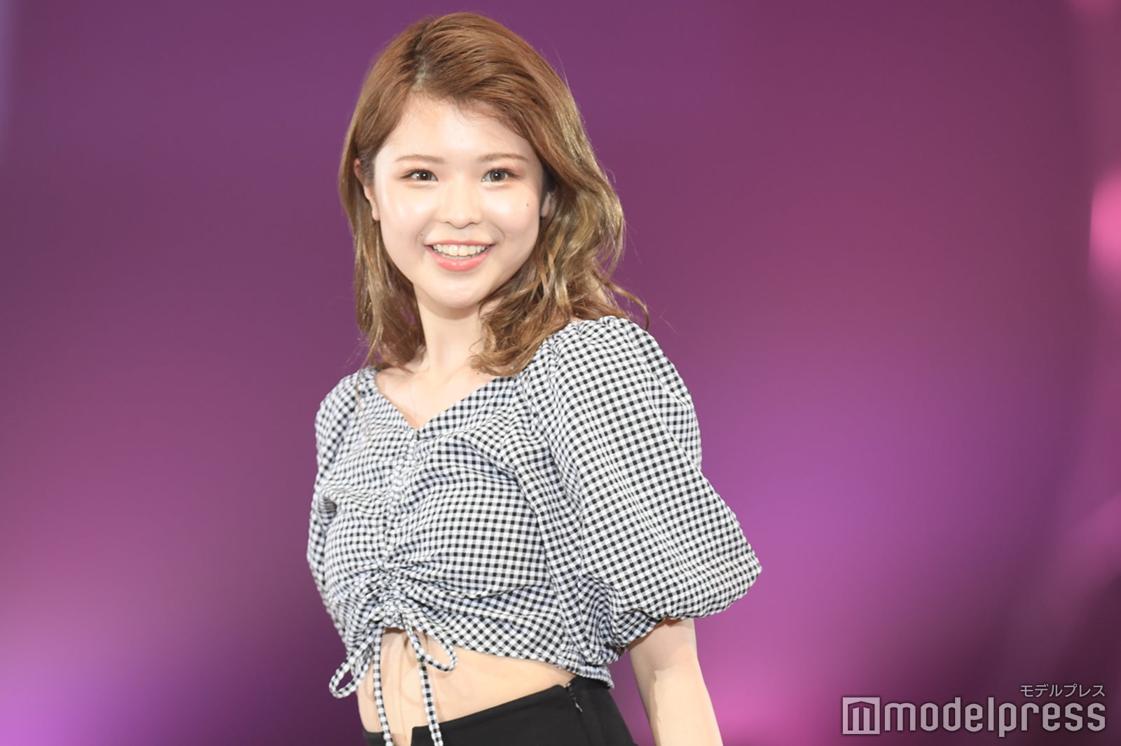 「今日好き」折田涼夏、雰囲気ガラリ大人の魅力 地元・北海道で堂々ランウェイ＜札幌コレクション 2022 S／S＞