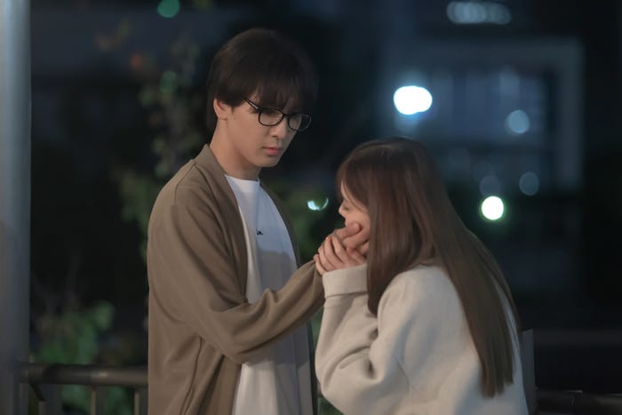 藤井流星、紺野彩夏「キスでふさいで、バレないで。」第2話(C)「キスでふさいで、バレないで。」製作委員会