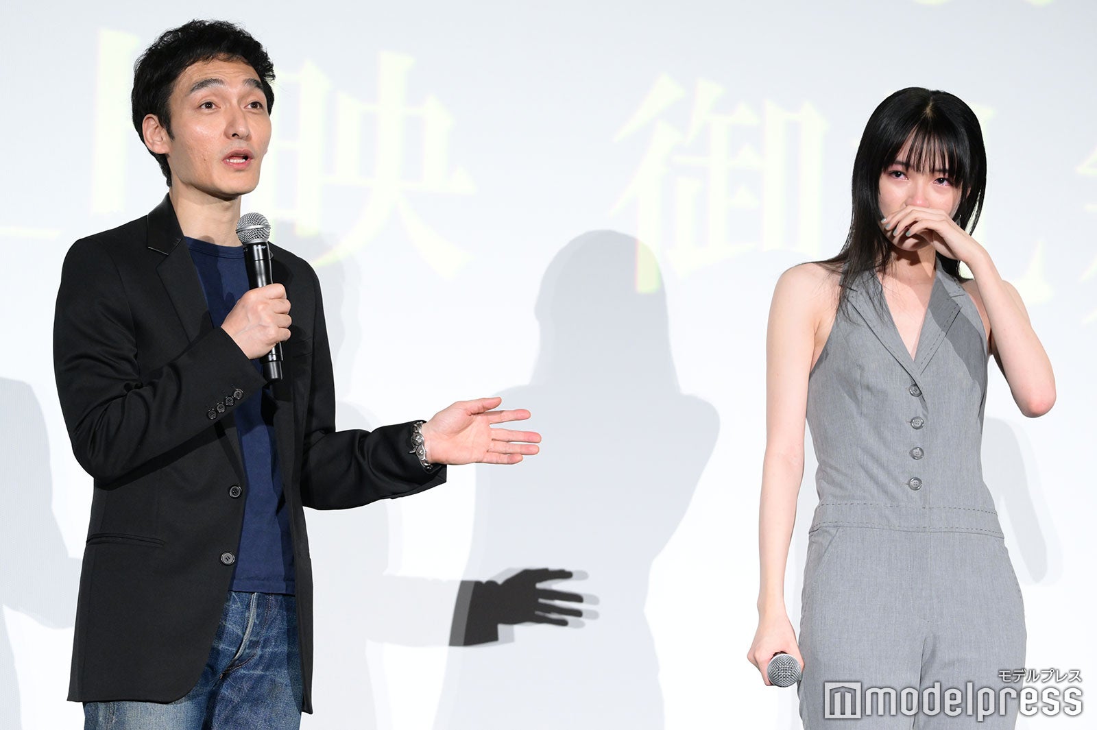 草なぎ剛、服部樹咲（C）モデルプレス