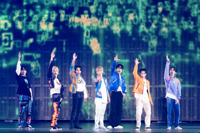 ヘチャン、マーク、ジェノ、ジェミン、チソン、ロンジュン、チョンロ「NCT DREAM TOUR ‘THE DREAM SHOW2:In A DREAM’」京セラドーム大阪公演より(C)田中聖太郎事務所