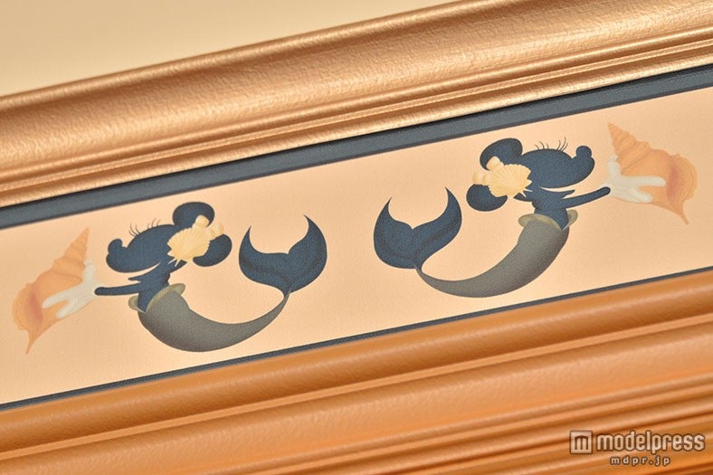 ヴェネツィア・サイド・ポルト・パラディーゾ・サイド共通／天井にはマーメイドのようなミニーマウス