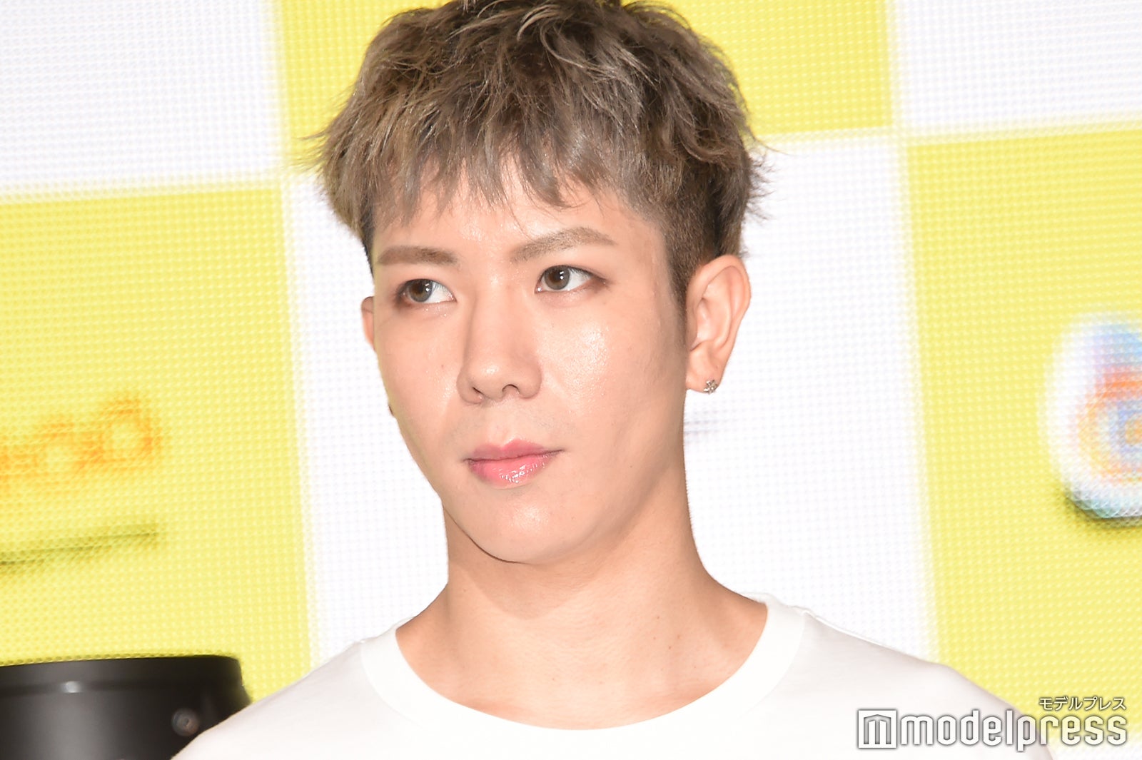崎濱秀哉 （C）モデルプレス