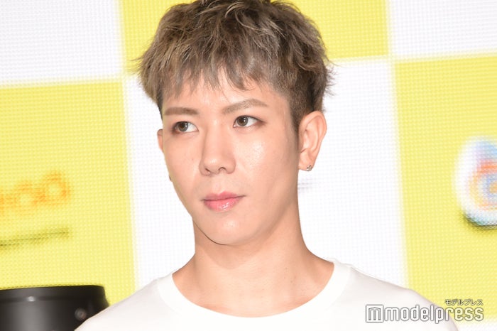崎濱秀哉 （C）モデルプレス