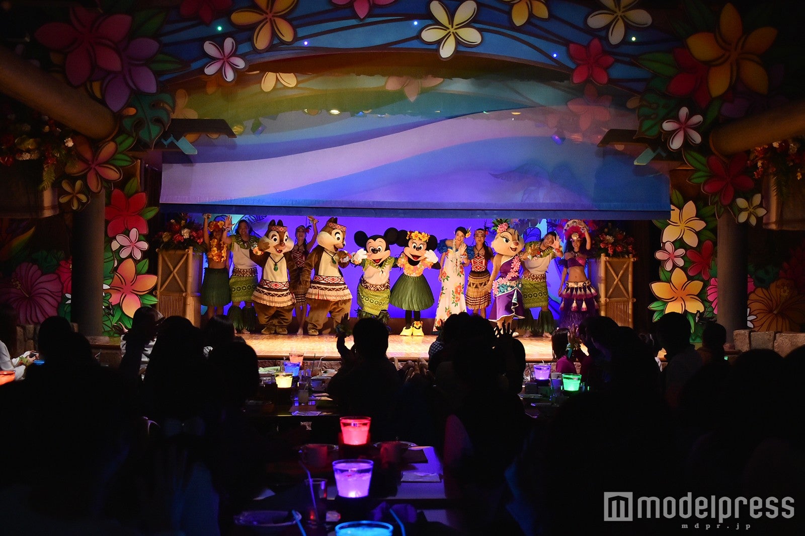 「ミッキーのレインボー・ルアウ」（C）モデルプレス