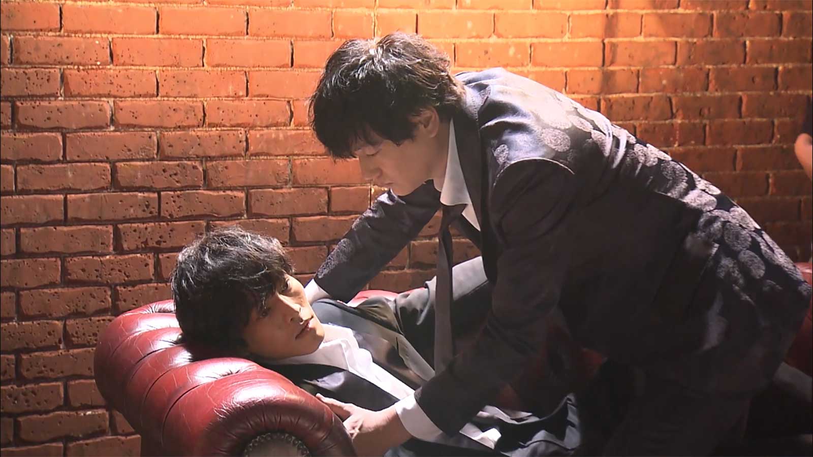 松坂桃李、井浦新 （C）テレビ朝日