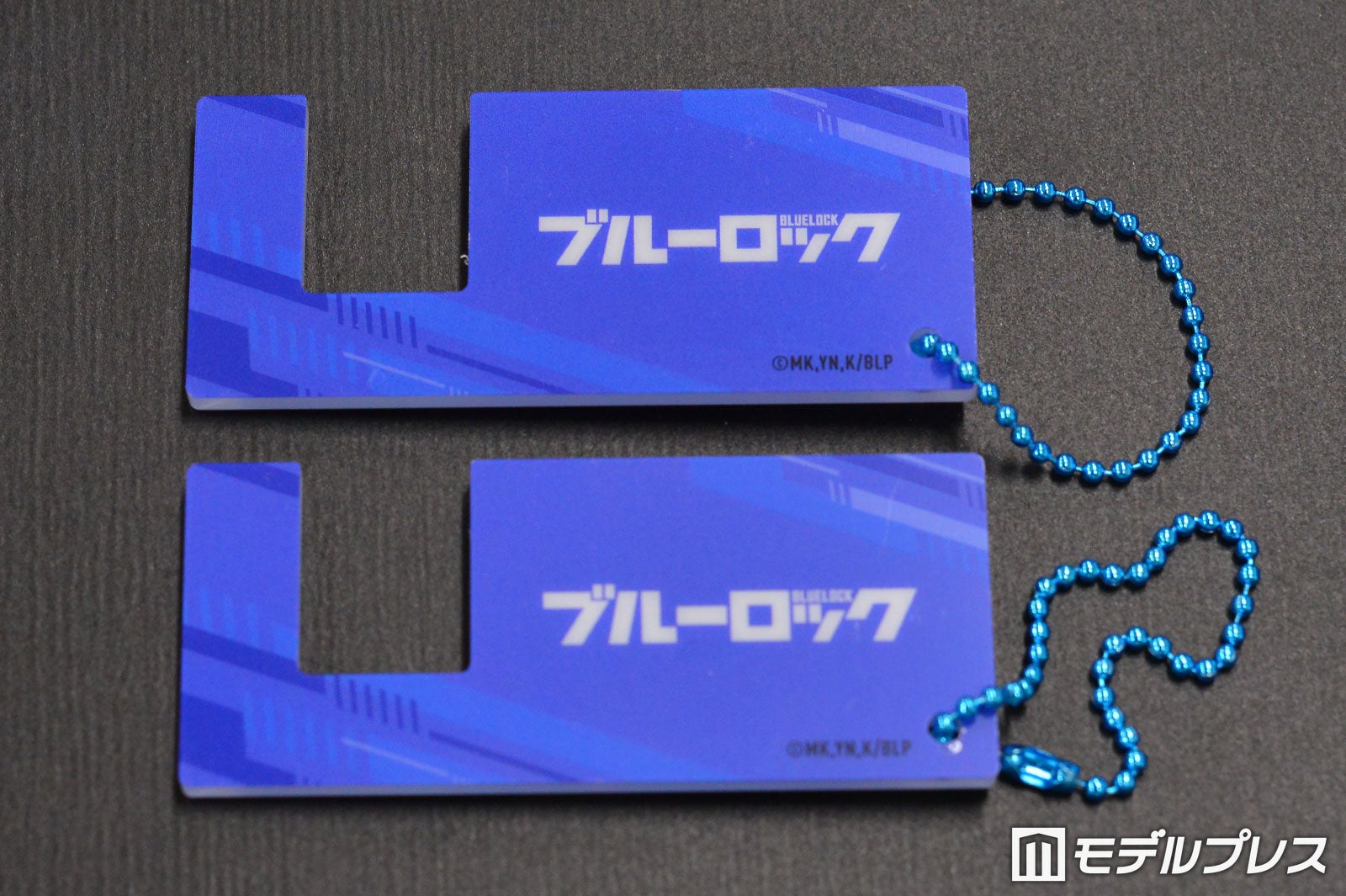 スマホスタンドキーホルダー（C）モデルプレス
