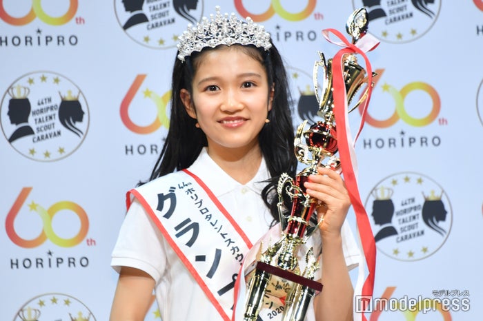 第44回ホリプロタレントスカウトキャラバン グランプリは13歳 山崎玲奈さん モデルプレス