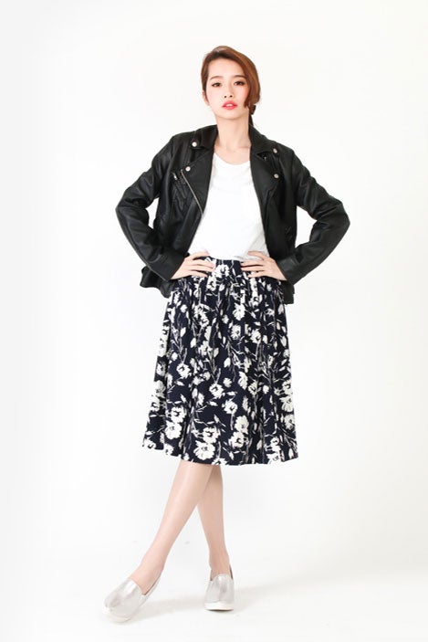 ツートーンフラワーミディフレアスカート「salus」2,990円（税込）