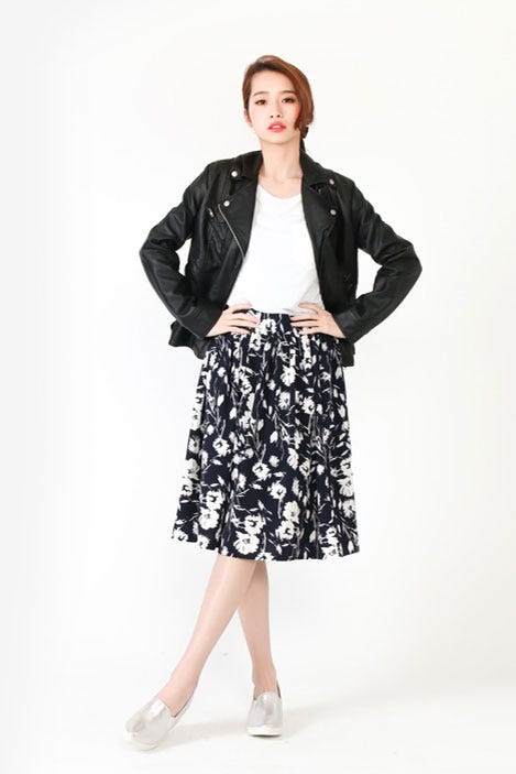 ツートーンフラワーミディフレアスカート「salus」2,990円(税込)