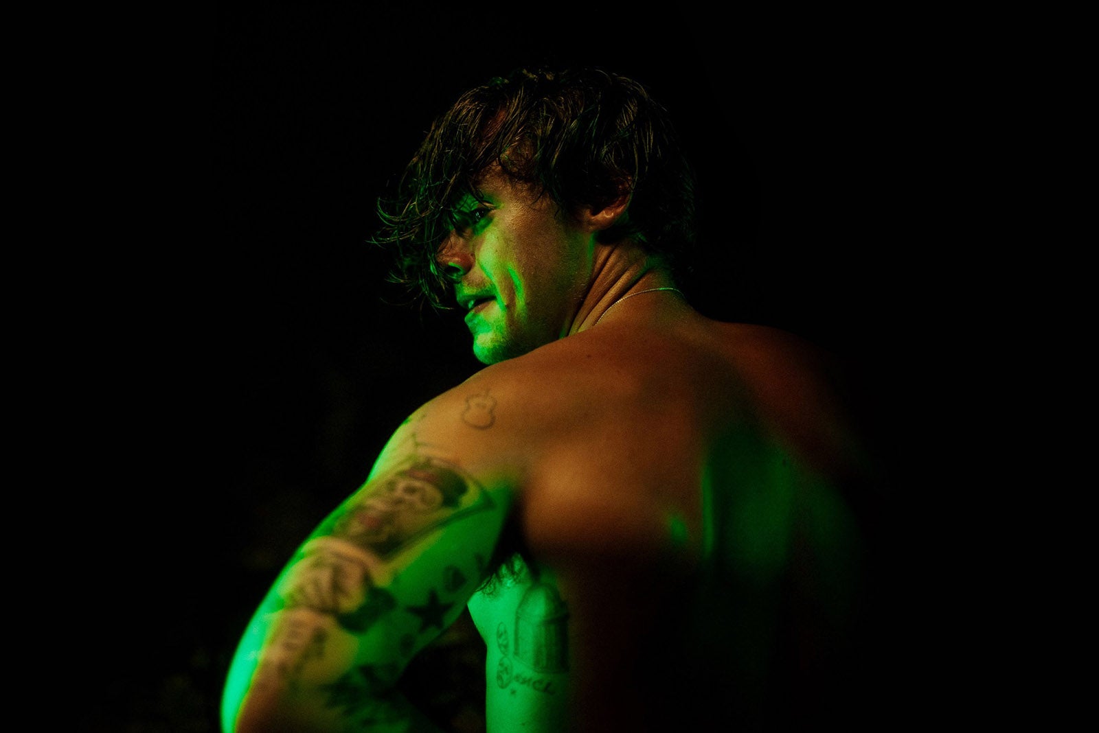 ハリー・スタイルズ、2年5ヵ月ぶり新曲が世界トレンド席巻　鍛え上げた肉体美も話題に