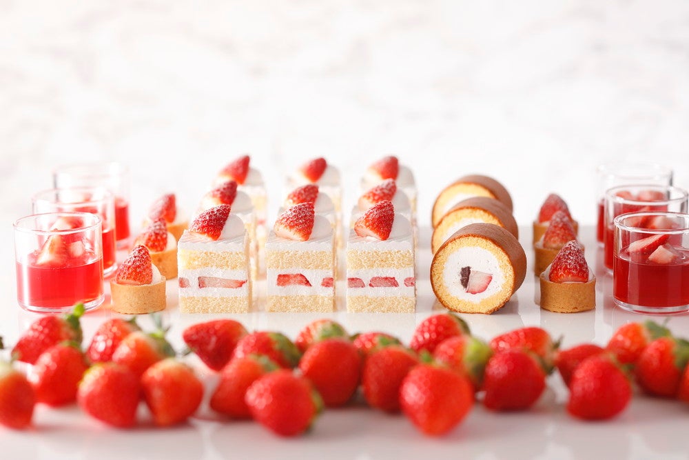 スーパースイーツビュッフェ2021～夏いちご＆ピーチ&マンゴー～／画像提供：ニュー・オータニ