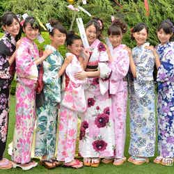 「七夕撮影会」に出席したX21の(左から)小澤奈々花、細井友里加、白鳥羽純、井頭愛海、吉本実憂、籠谷さくら、末永真唯、泉川美穂