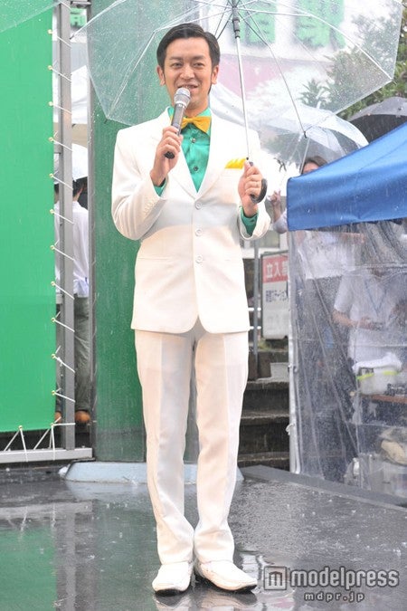 自身のギャグを披露するムーディ勝山