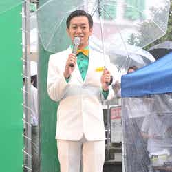 自身のギャグを披露するムーディ勝山