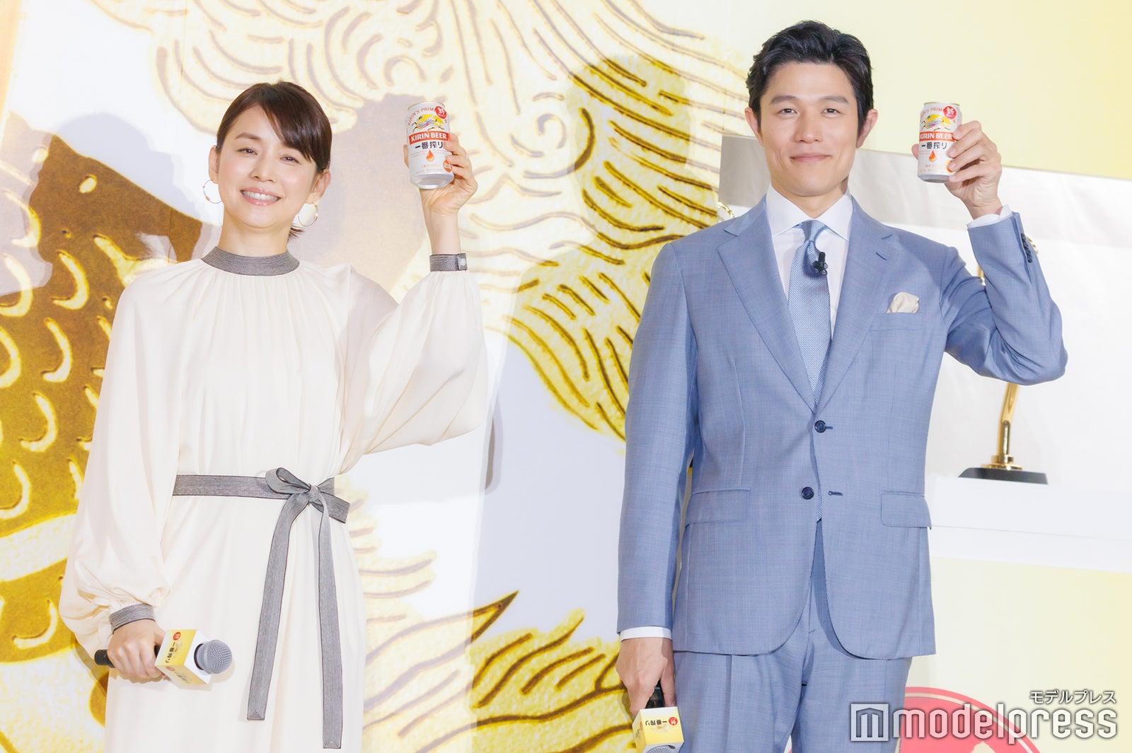 石田ゆり子、鈴木亮平（C）モデルプレス