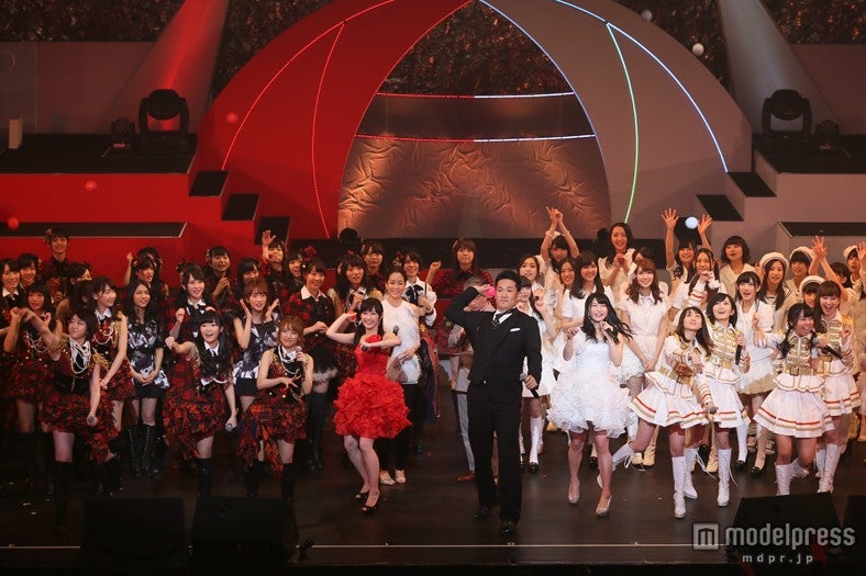 楽天・田中将大投手らの始球式で開幕（C）AKS