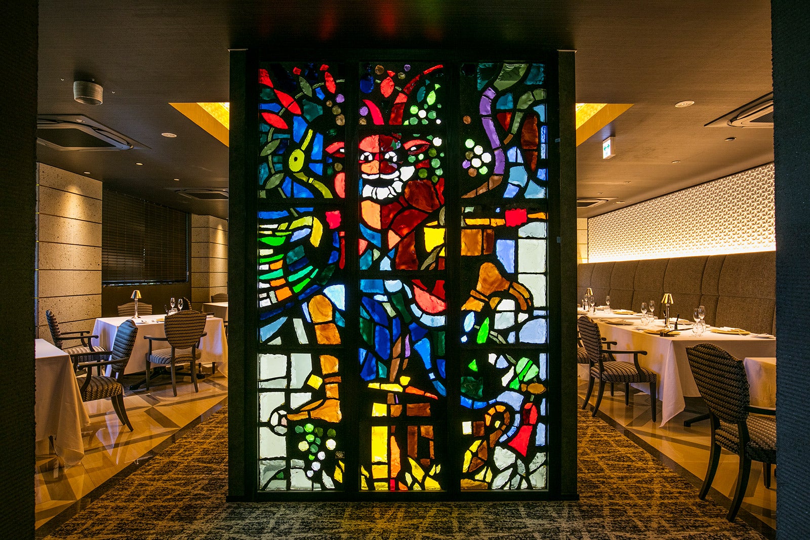 ダイニング／画像提供：株式会社KANAYA RESORTS