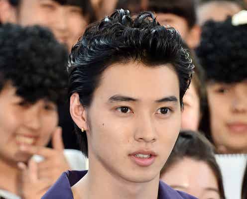山崎賢人、“壁ドン”の進化を語る 実演で観客悲鳴