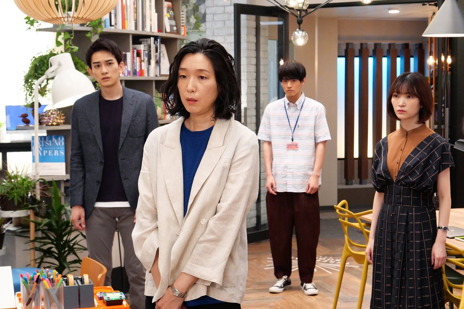 町田啓太、江口のりこ、赤楚衛二、菅野莉央 「SUPER RICH」第2話より（C）フジテレビ