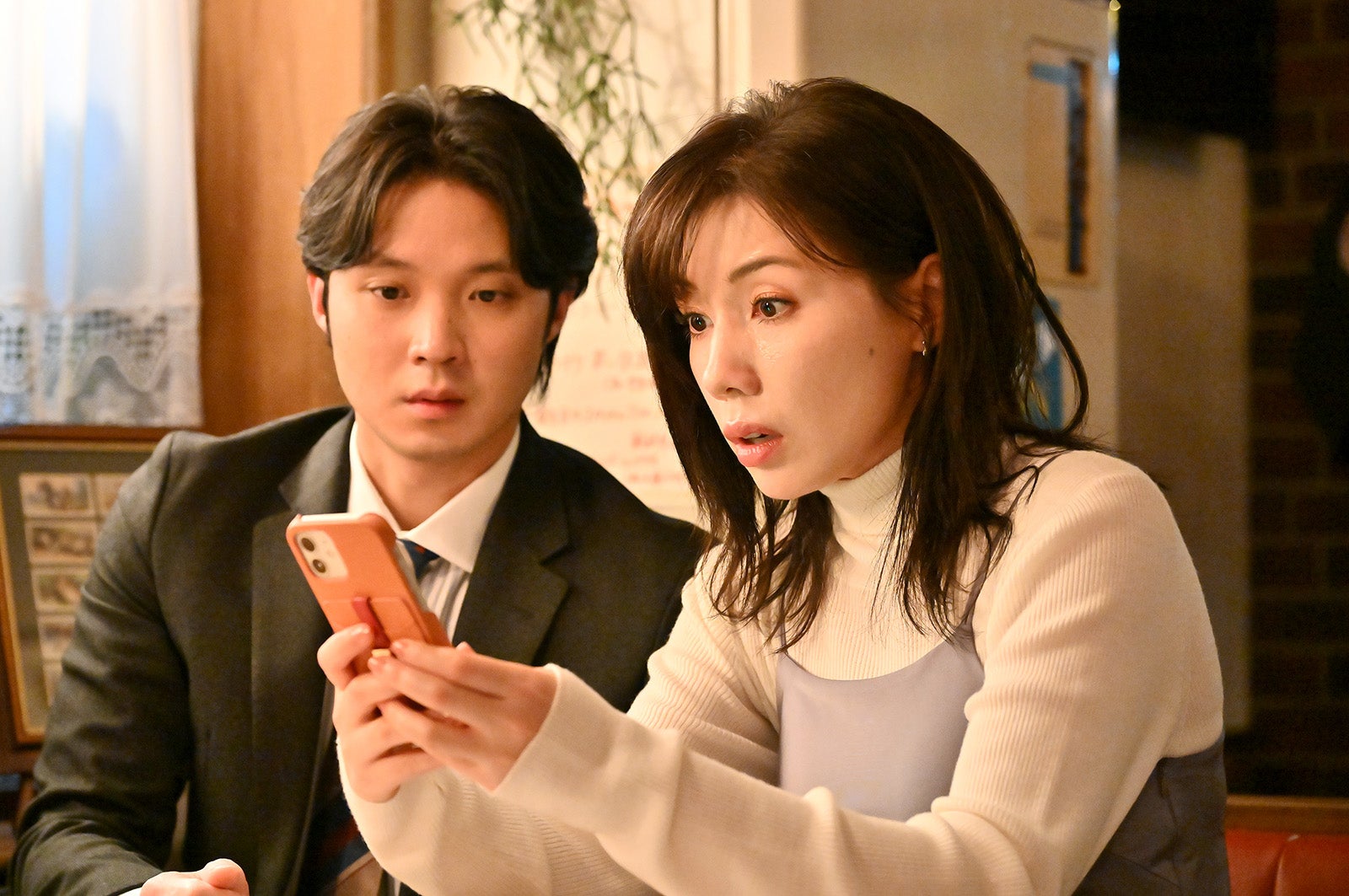 磯村勇斗、仲里依紗「不適切にもほどがある！」第3話より（C）TBS