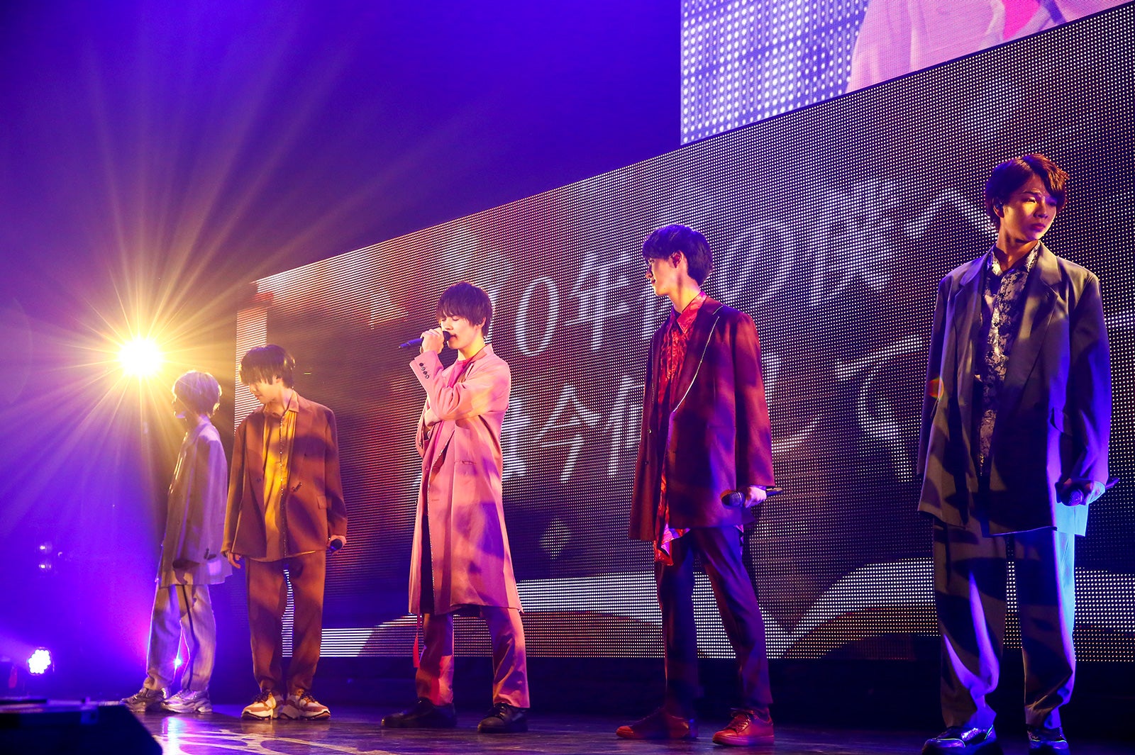 M!LK『7人7色～Winding Road～』（C）笹森健一、小坂茂雄