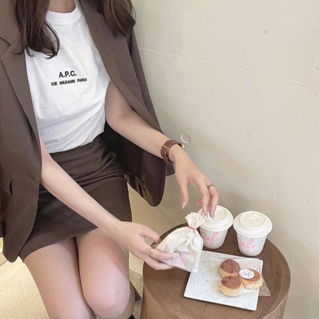 APCのロゴTシャツ