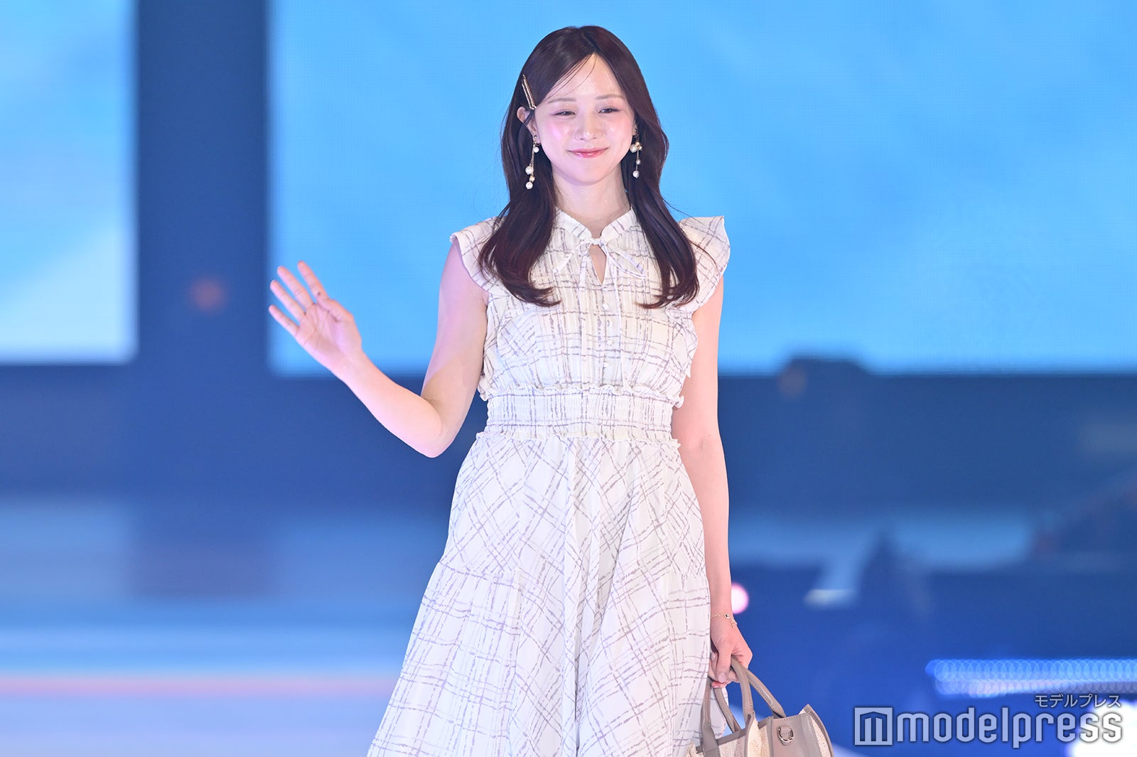 森香澄 デカチェキ 限定
