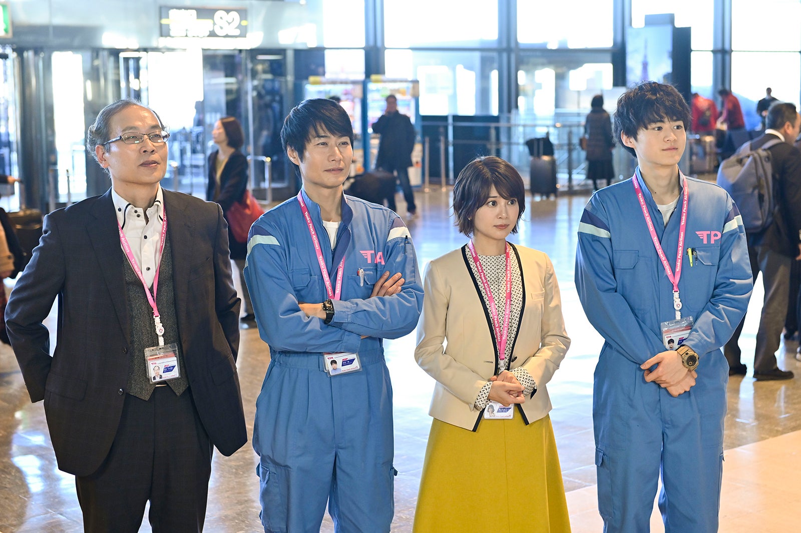 （左から）正名僕蔵、戸次重幸、佐津川愛美、鈴鹿央士／「おっさんずラブ-in the sky-」最終話より（C）テレビ朝日