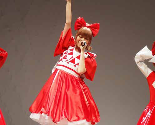 きゃりーのキュートな高速ダンスに8000人熱狂