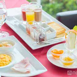 海辺ホテル プライムリゾート賢島/フレンチレストラン「アッシュ・ドール」の朝食「ヨーロピアン・プティ・デジュネ・コンプレ」※コンポート&プチデザートは季節によって、野菜たっぷりサラダとフルーツカクテル&プチデザートに変更