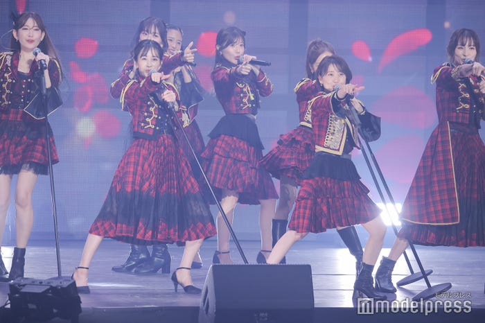 前田敦子、大島優子(C)モデルプレス