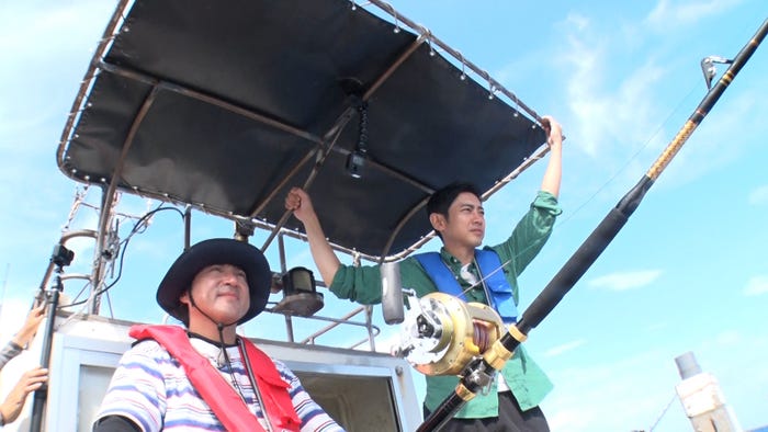ムロツヨシ、小泉孝太郎 (C)フジテレビ
