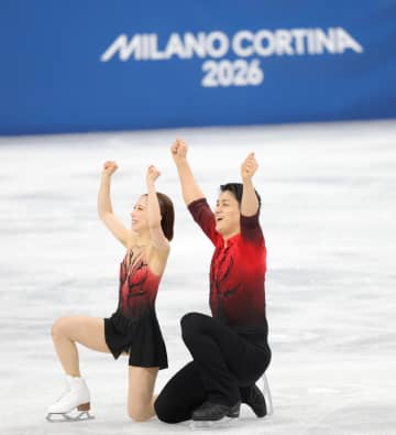 “りくりゅう”がペアSP1位！衝撃の今季世界最高82.84点に木原跳び上がってガッツポーズ 三浦の左肩不安感じさせず圧巻ノーミス 日本6位浮上