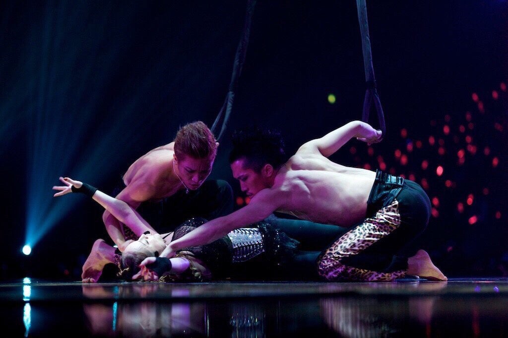 ayumi hamasaki COUNTDOWN LIVE 2016-2017 A 『Just the beginning -20-』より（画像提供：avex）