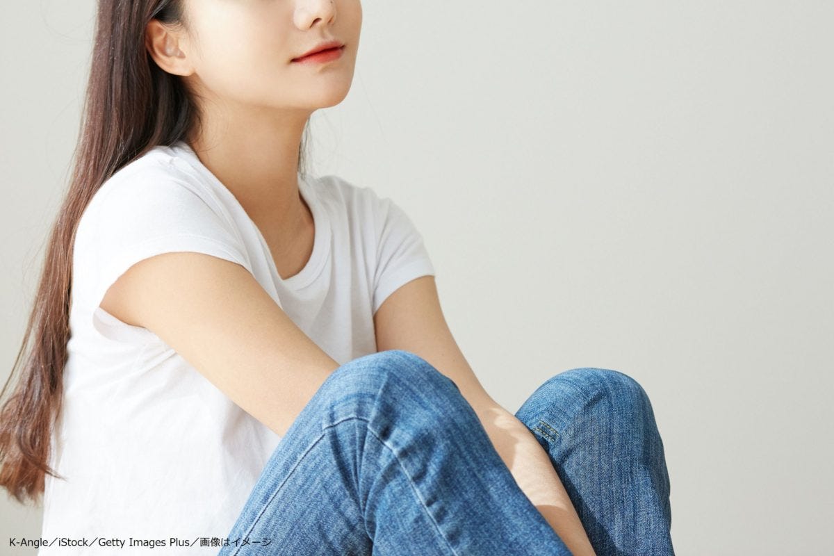 Tシャツ姿の女性