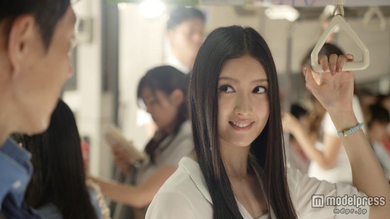 “クール”菜々緒の視線にドキッ “熱血”松岡修造と初共演